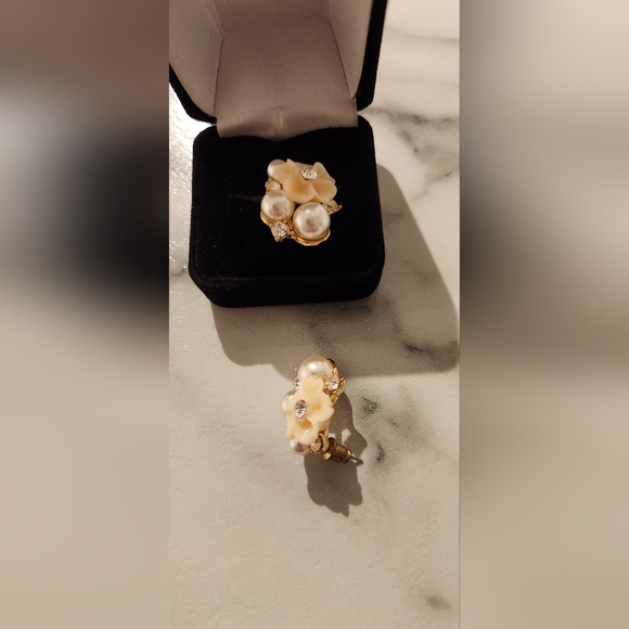 Earrings - Picture 4 of 4